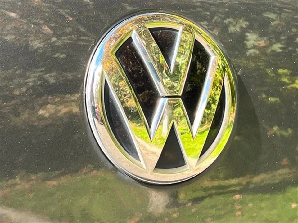 2015 Volkswagen Touareg - Image 14 of 31