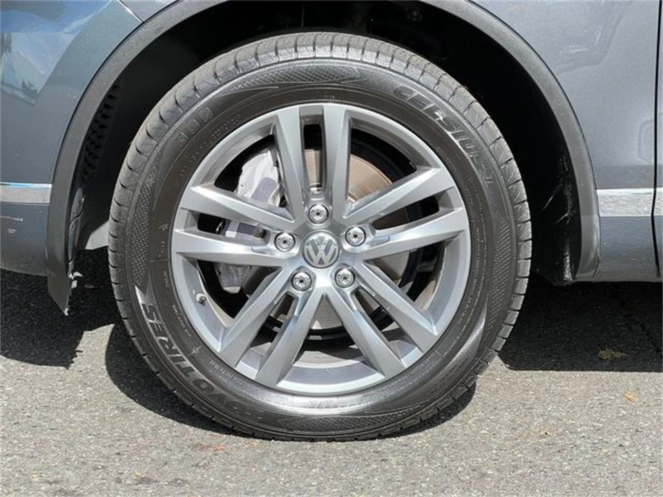 2015 Volkswagen Touareg - Image 12 of 31