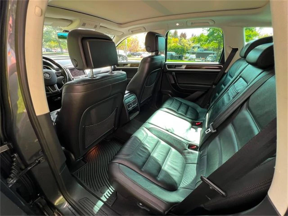 2015 Volkswagen Touareg - Image 24 of 31