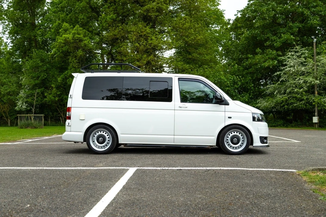2015 Volkswagen EuroVan - Image 11 of 30