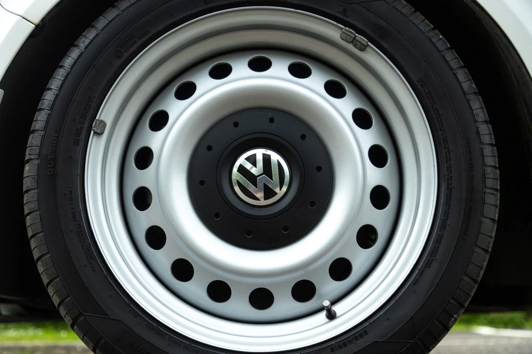 2015 Volkswagen EuroVan - Image 26 of 30