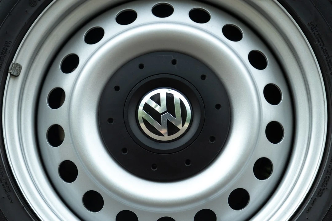 2015 Volkswagen EuroVan - Image 27 of 30