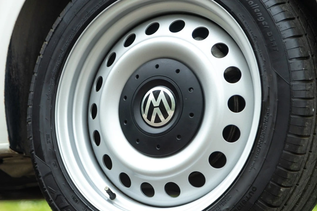 2015 Volkswagen EuroVan - Image 28 of 30
