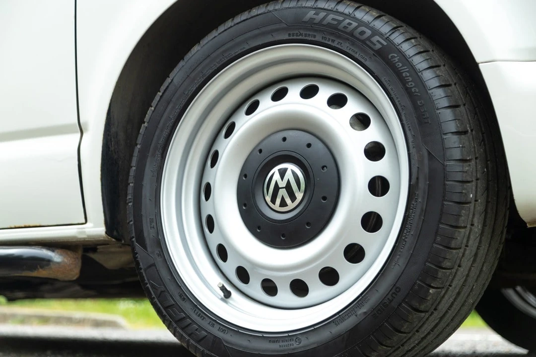 2015 Volkswagen EuroVan - Image 29 of 30