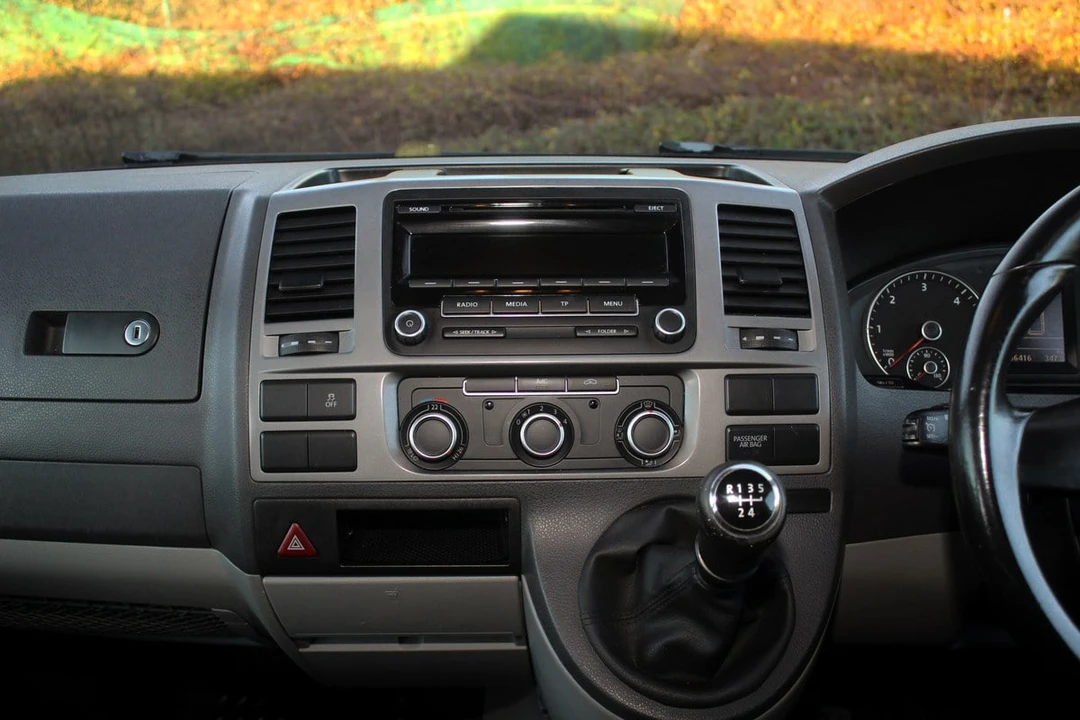 2015 Volkswagen EuroVan - Image 29 of 30