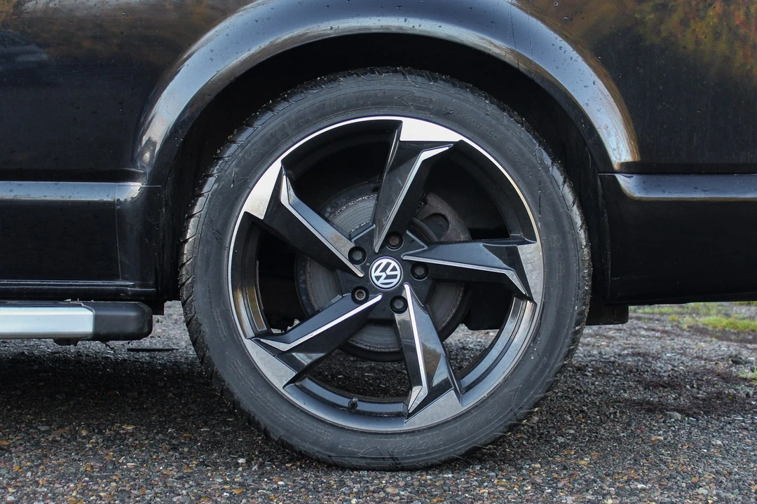 2015 Volkswagen EuroVan - Image 25 of 30