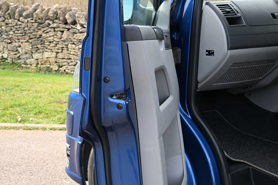 2015 Volkswagen EuroVan - Image 23 of 30