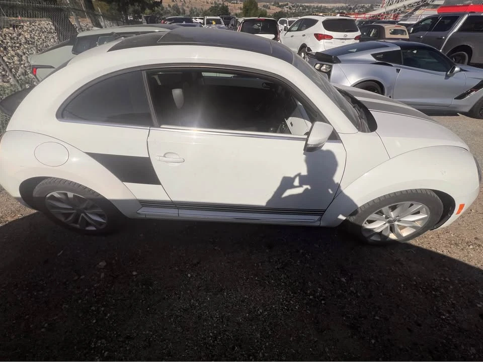 2015 Volkswagen A5 Beetle - Image 2 of 9