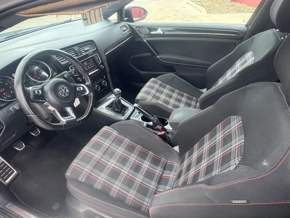 2015 Volkswagen GTI Mk7 - Image 4 of 5