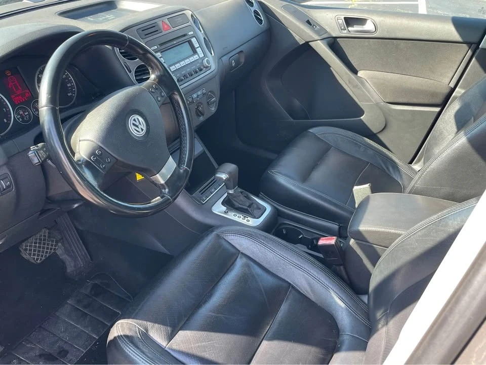 2015 Volkswagen Tiguan - Image 8 of 11