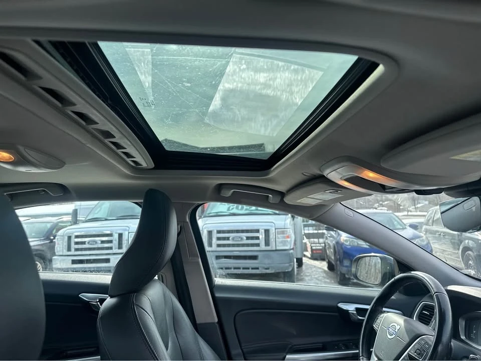 2015 Volvo S60 2nd Gen - Image 10 of 15