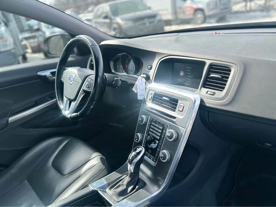 2015 Volvo S60 2nd Gen - Image 9 of 15