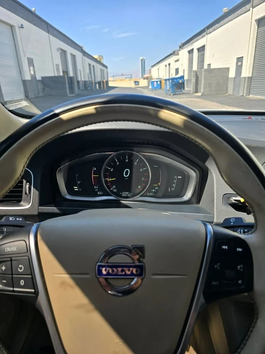 2015 Volvo S60 2nd Gen - Image 5 of 5