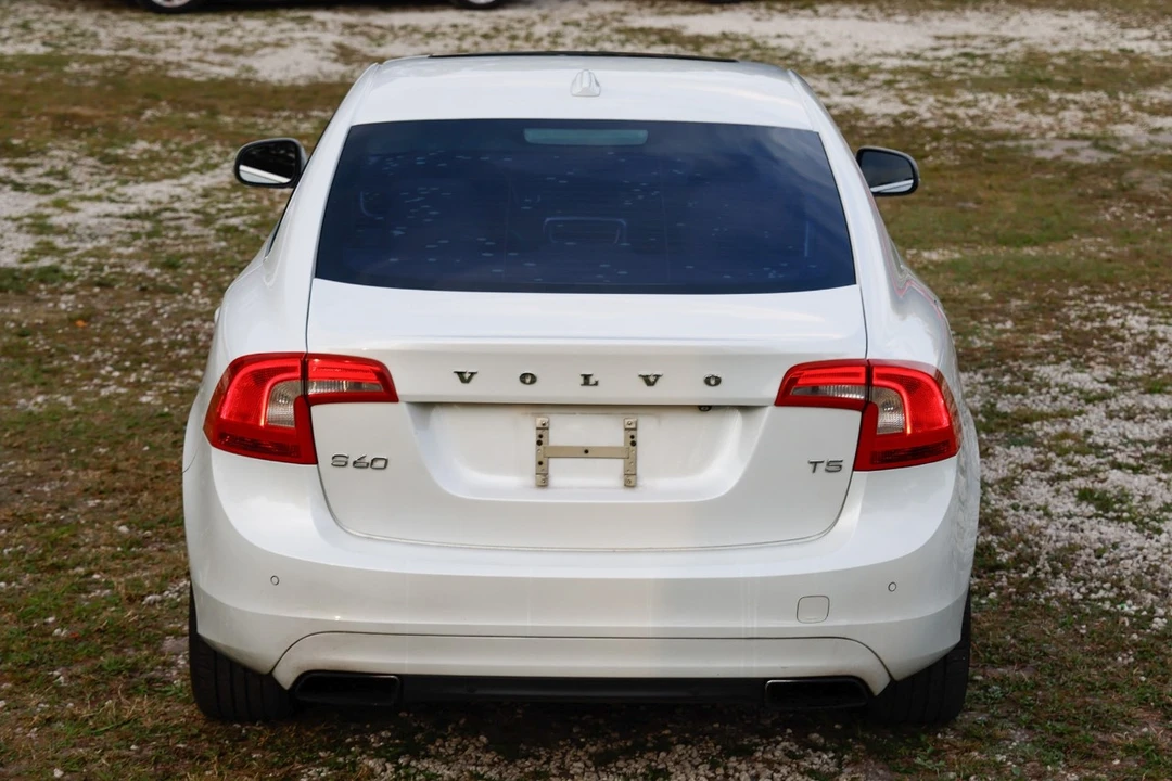 2015 Volvo S60 1st Gen - Image 9 of 12