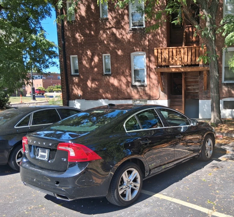 2015 Volvo S60 2nd Gen - Image 2 of 6
