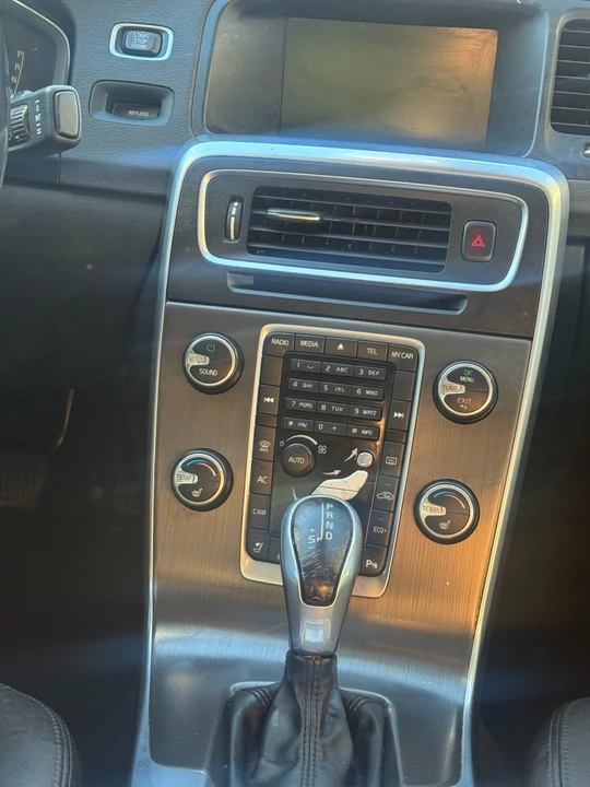 2015 Volvo S60 3rd Gen - Image 16 of 18