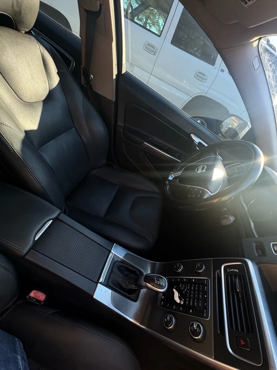 2015 Volvo S60 3rd Gen - Image 10 of 18