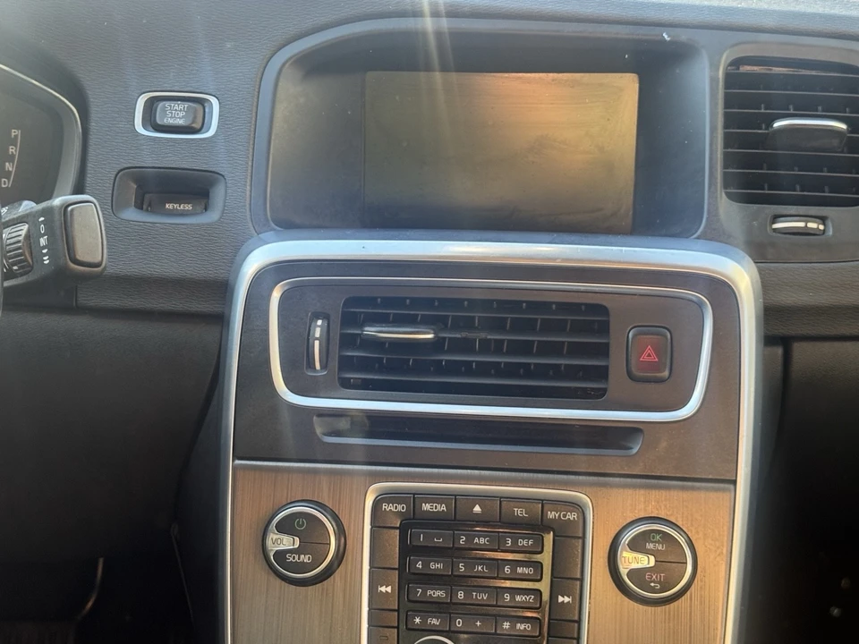 2015 Volvo S60 3rd Gen - Image 17 of 18