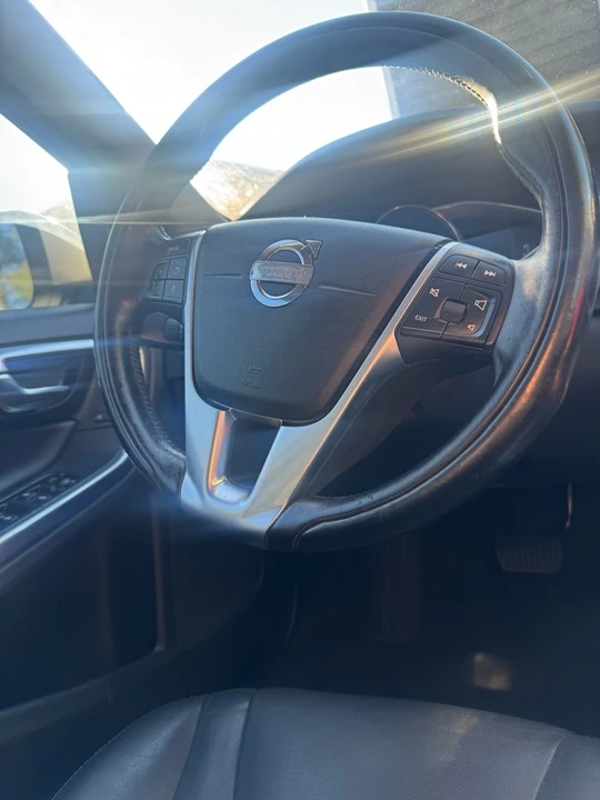 2015 Volvo S60 3rd Gen - Image 9 of 18