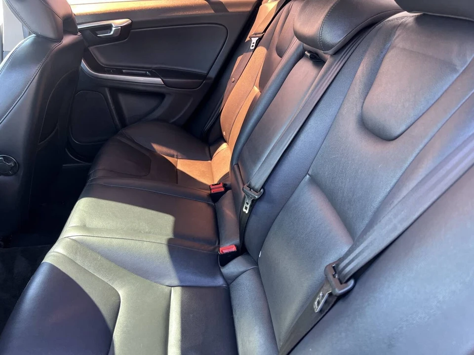 2015 Volvo S60 2nd Gen - Image 9 of 17
