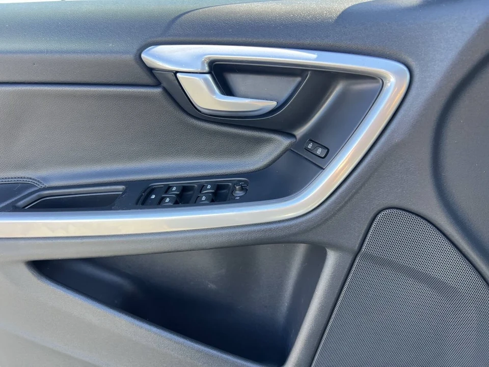 2015 Volvo S60 2nd Gen - Image 13 of 17