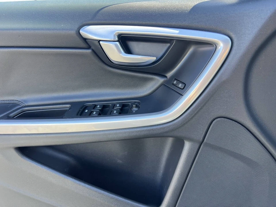 2015 Volvo S60 2nd Gen - Image 13 of 17