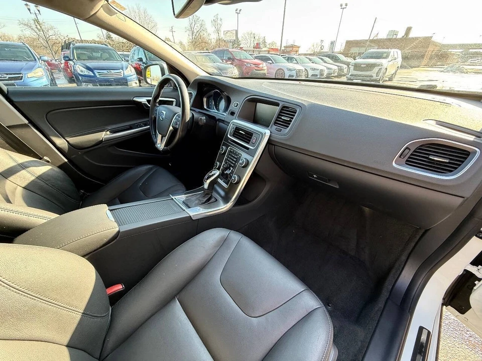 2015 Volvo S60 2nd Gen - Image 13 of 19