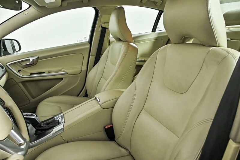 2015 Volvo S60 2nd Gen - Image 16 of 28