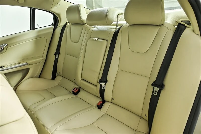 2015 Volvo S60 2nd Gen - Image 18 of 28