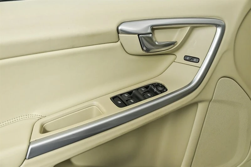 2015 Volvo S60 2nd Gen - Image 13 of 28