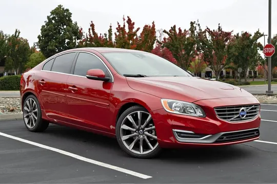 2015 Volvo S60 T5 Platinum Sedan 4D