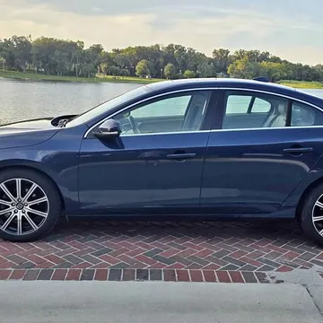2015 Volvo S60 T5 Platinum Sedan 4D