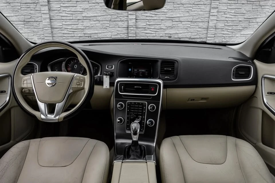 2015 Volvo S60 2nd Gen - Image 13 of 20