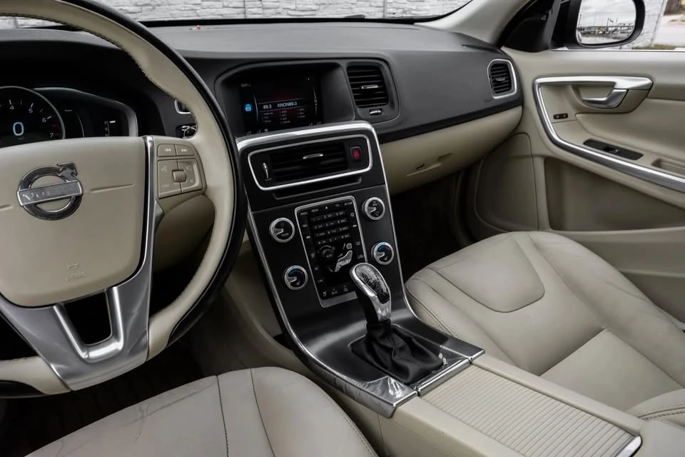 2015 Volvo S60 2nd Gen - Image 19 of 20