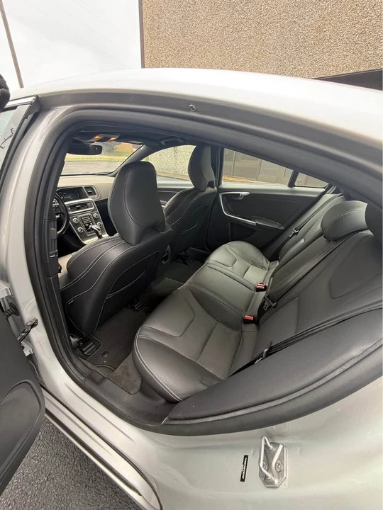 2015 Volvo S60 2nd Gen - Image 10 of 18
