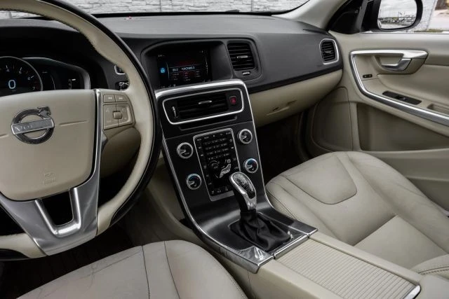 2015 Volvo S60 2nd Gen - Image 19 of 21