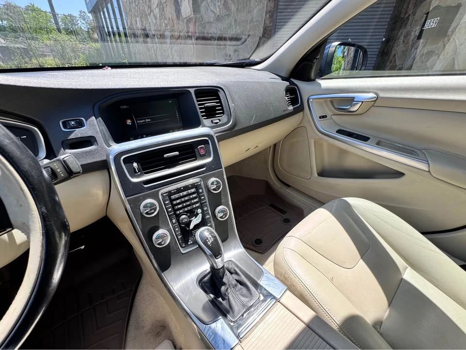 2015 Volvo S60 2nd Gen - Image 10 of 20
