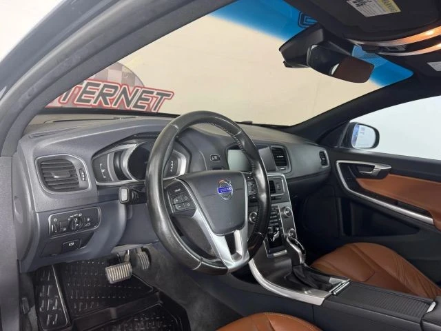 2015 Volvo S60 2nd Gen - Image 10 of 12