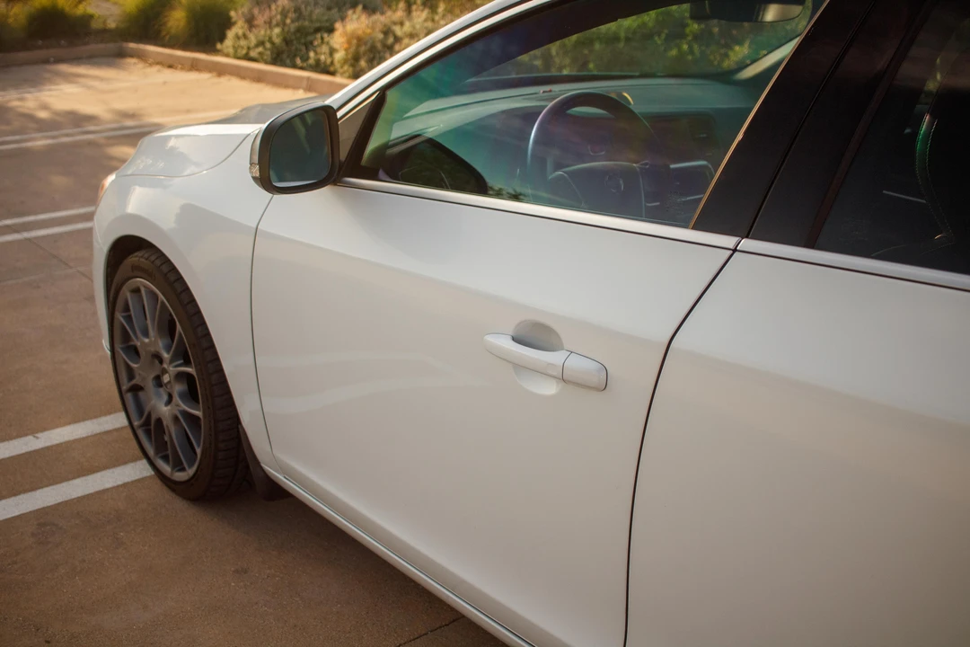 2015 Volvo S60 2nd Gen - Image 25 of 31