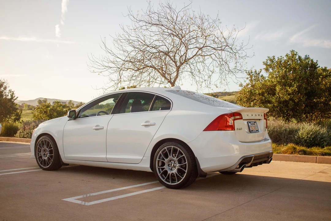 2015 Volvo S60 2nd Gen - Image 9 of 31