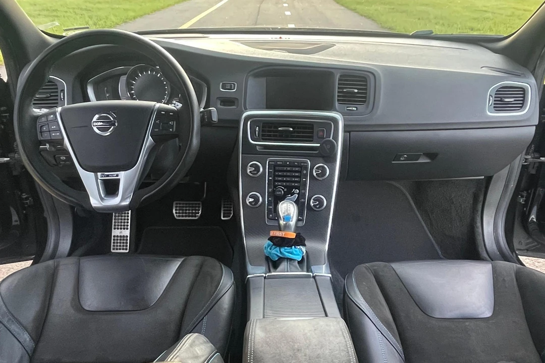 2015 Volvo S60 2nd Gen - Image 26 of 31
