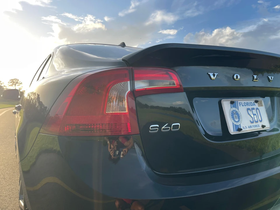 2015 Volvo S60 2nd Gen - Image 16 of 31