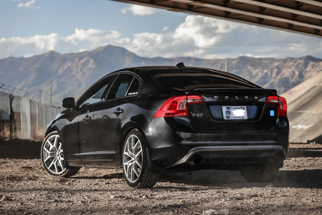 2015 Volvo S60 2nd Gen - Image 8 of 31