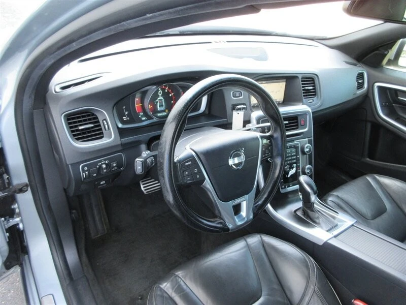 2015 Volvo S60 2nd Gen - Image 28 of 31