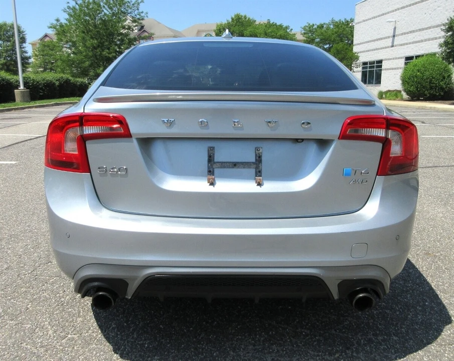 2015 Volvo S60 2nd Gen - Image 16 of 24