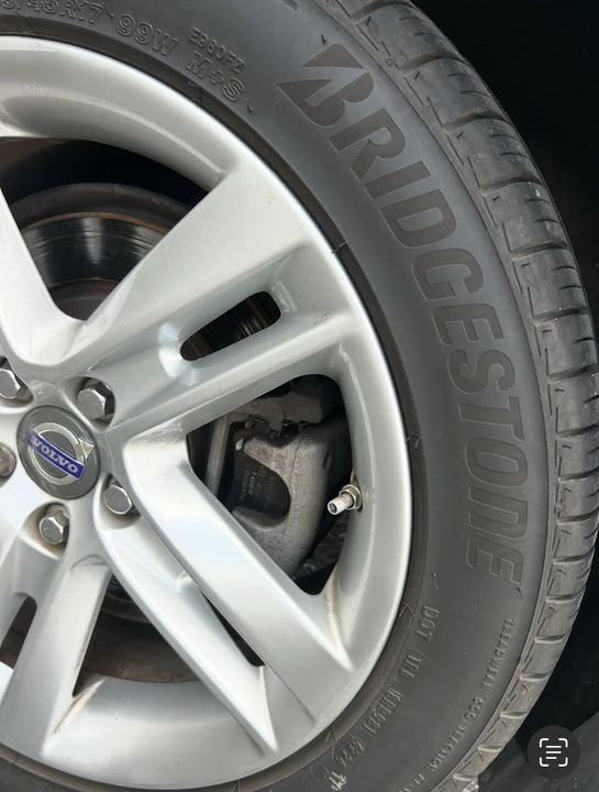 2015 Volvo V60 1st Gen - Image 11 of 21