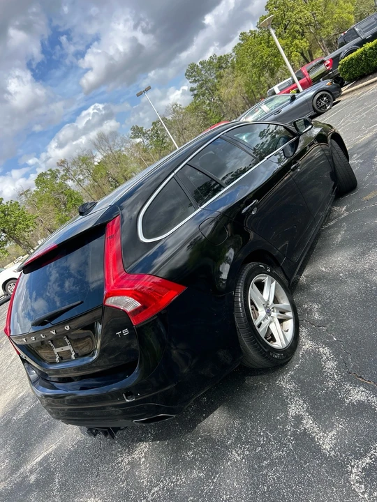 2015 Volvo V60 1st Gen - Image 9 of 21