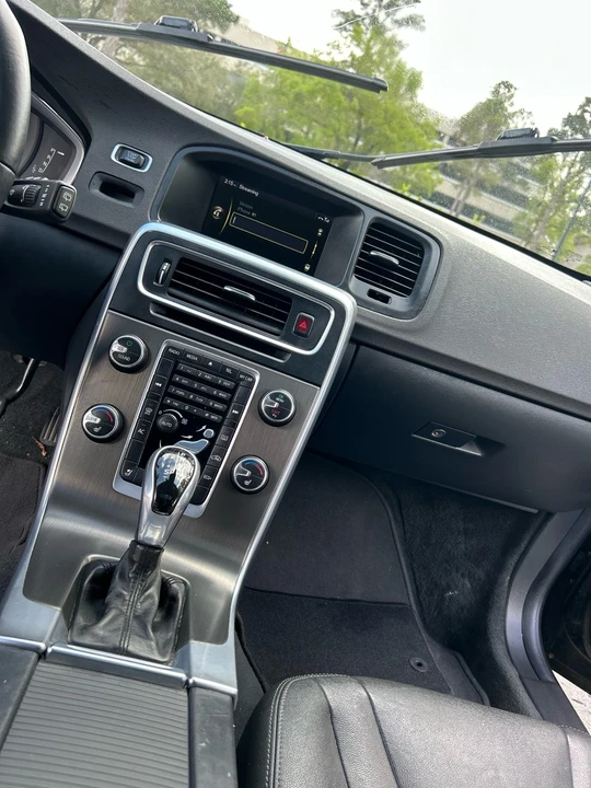 2015 Volvo V60 1st Gen - Image 21 of 21
