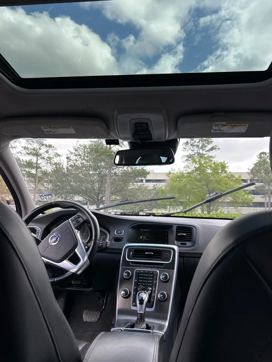 2015 Volvo V60 1st Gen - Image 18 of 21