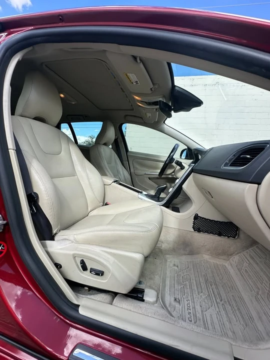 2015 Volvo V60 1st Gen - Image 16 of 20